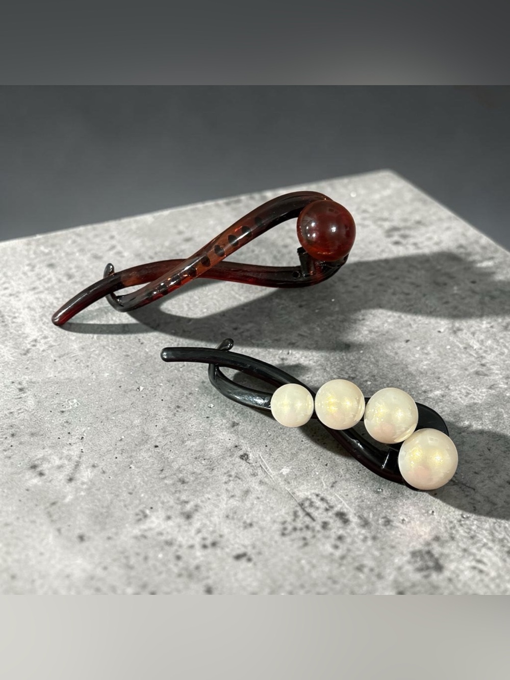 Decorative Hair Claw Clips | Pearl & Tortoise Shell Accent Hair Accessories - Picture 1 of 3